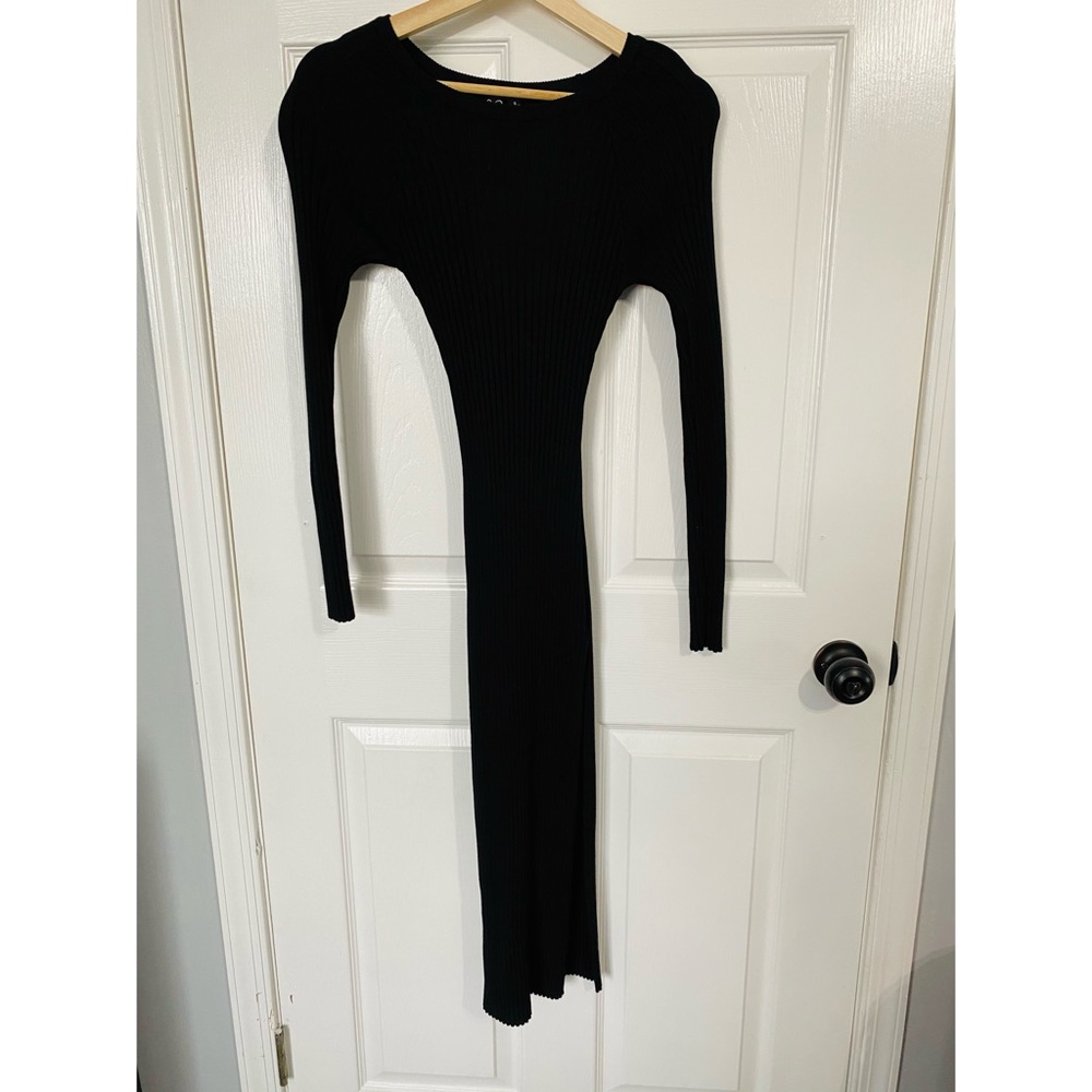 • midi ribbed long sleeve black dress •